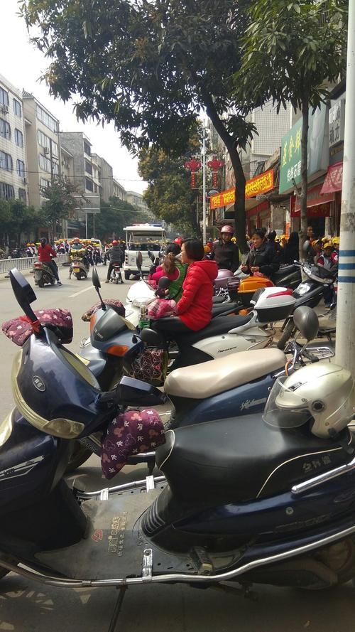 发现1名密接者!广西壮族自治区玉林市容县_玉林容县最新新闻