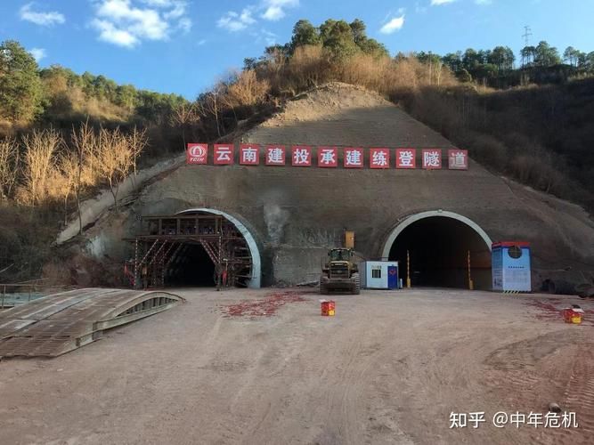 31省市新增死亡病例19例均在云南省怒江傈僳族自治州兰坪白族普米族自治县的简单介绍