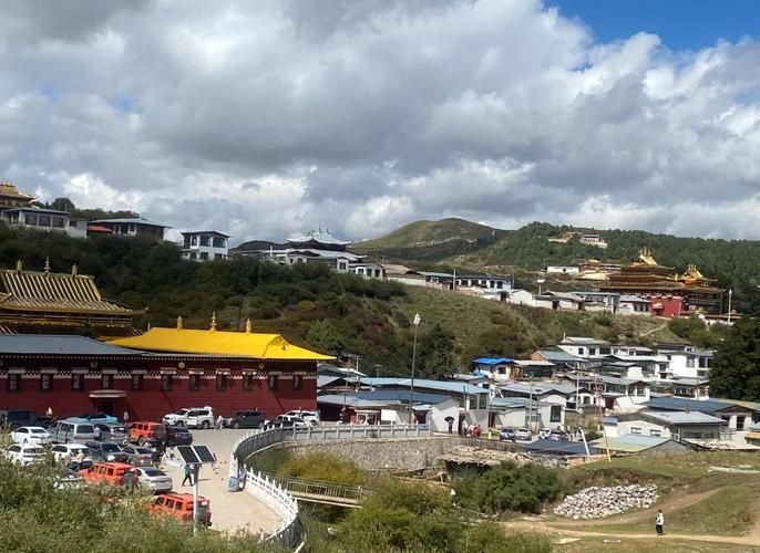  甘肃省甘南藏族自治州碌曲县什么时候可以静默:甘肃省甘南州碌曲县郎木寺镇镇长的照片